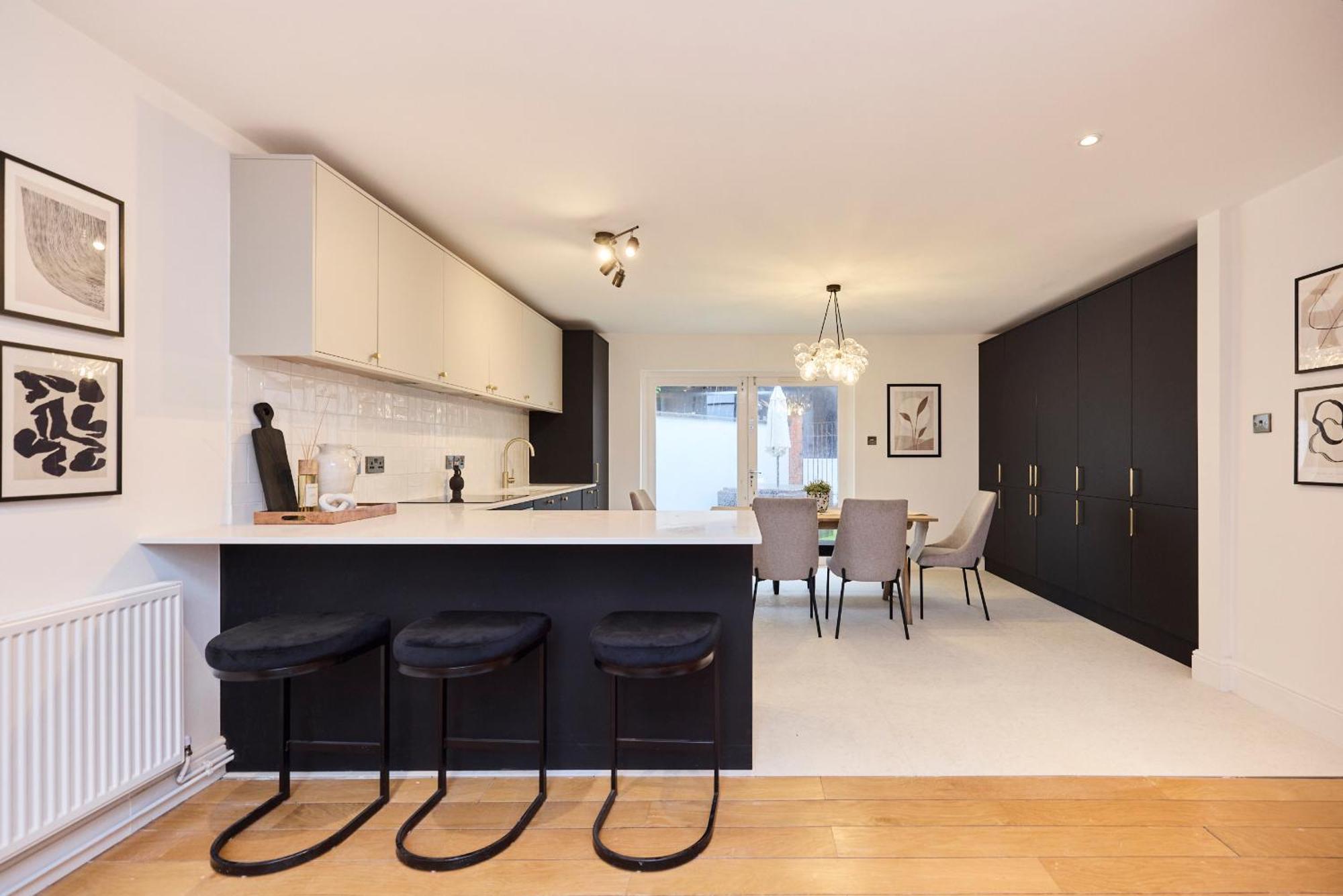 The Violet Hill Haven - 3bdr With Garden Londra